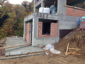 Kellerwohnung und Terrasse.jpg