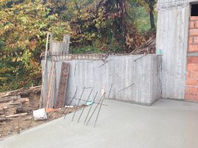 Zisterne und Anschlüsse für die Treppen.jpg